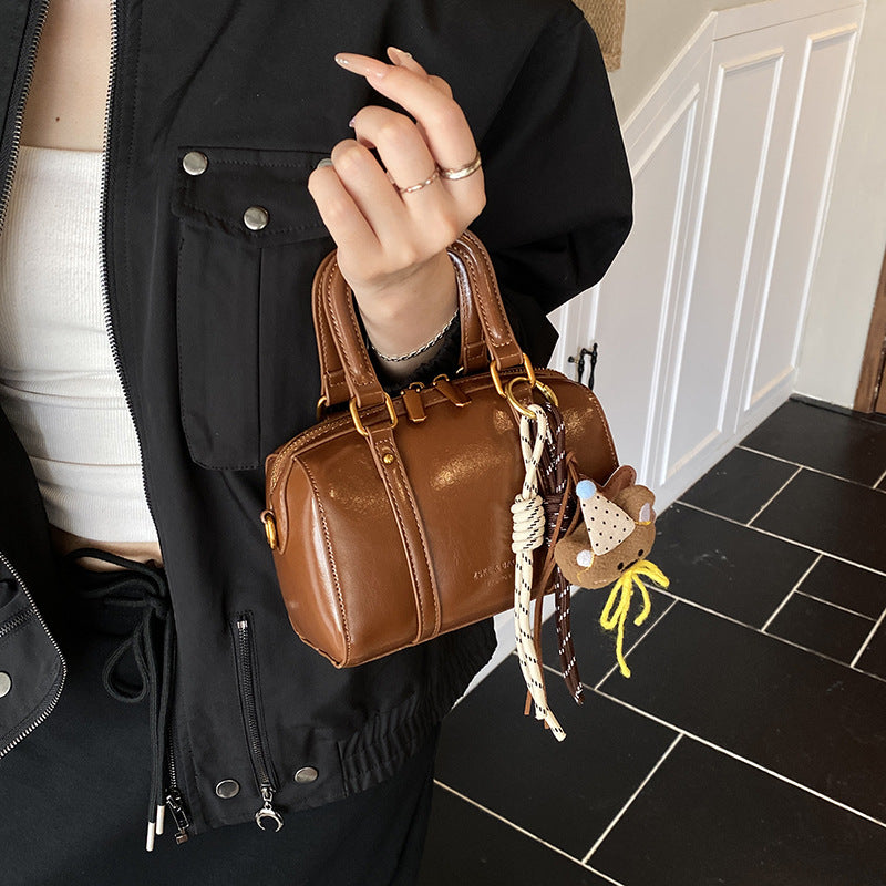 Damen modische Handtasche mit originellen Anhängern Nord Taschen