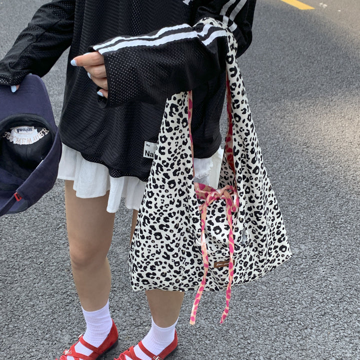 Damen Hobo-Tasche mit verspieltem Punktedesign und praktischem Kordelzug Nord Taschen