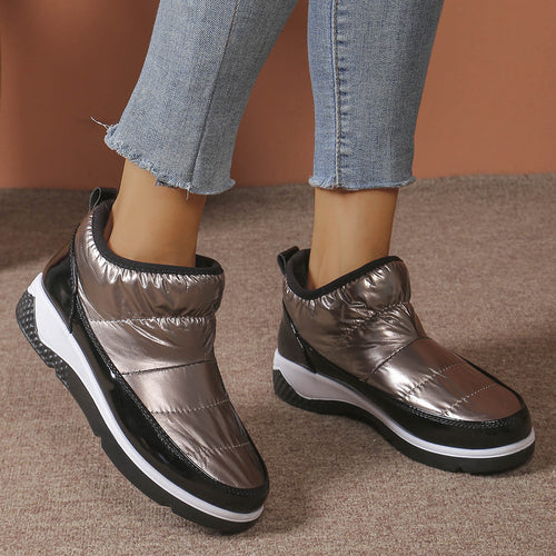 Damen Wattierte Slip-On Sneakers mit glänzendem Lackfinish und keilförmiger Komfortsohle Nord Taschen