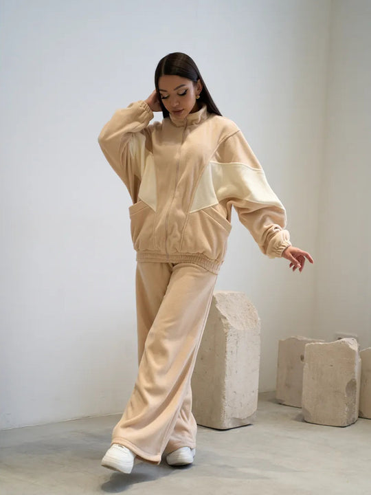 Damen oversized Reißverschluss-Fleecejacke mit Paneel-Details und weiter High-Waist-Loungehose Nord Taschen