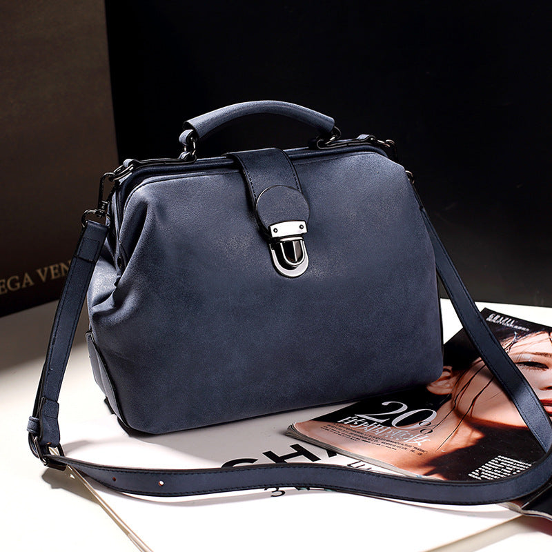 Damen Handtasche aus hochwertigem, gestepptem Kunstleder mit eleganter Schnalle Nord Taschen