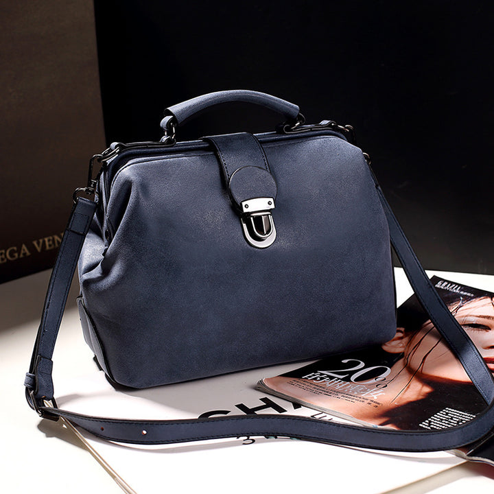 Damen Handtasche aus hochwertigem, gestepptem Kunstleder mit eleganter Schnalle Nord Taschen
