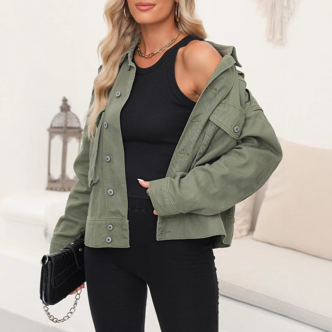 Damen kurze oversized Jeansjacke mit aufgesetzten Brusttaschen und krempelbaren Ärmeln Nord Taschen