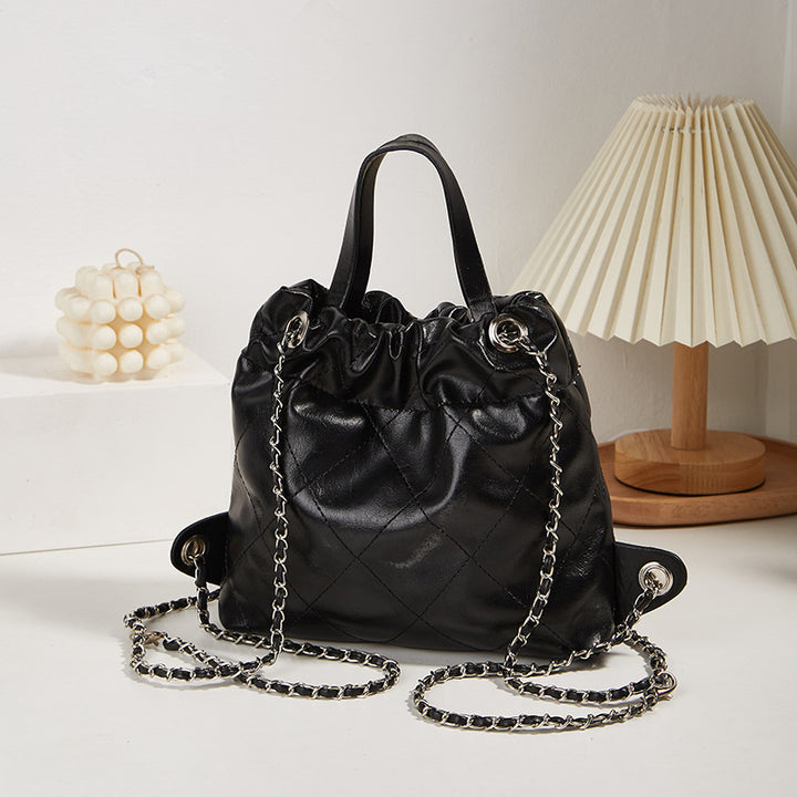 Damen Hobo-Tasche mit eleganter Raffung und praktischem Kettenriemen Nord Taschen