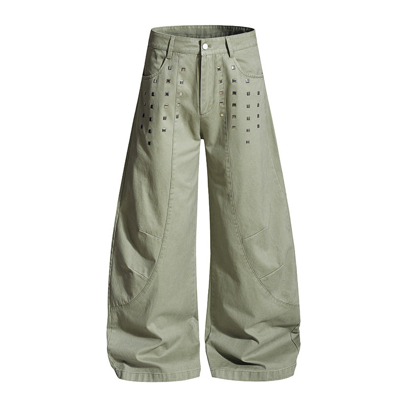 Damen Weite Culotte-Cargohose mit hohem Bund und Metallnieten, tiefer Schritt und aufgesetzten Taschen Nord Taschen