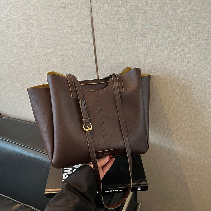 Damen stilvolle Hochformat-Handtasche mit verstellbarem Schulterriemen Nord Taschen