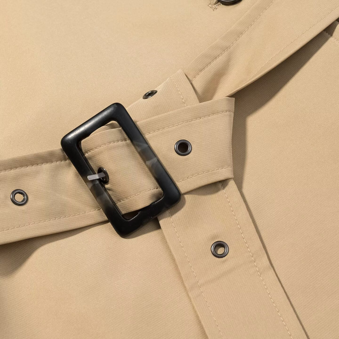 Damen Kurzjacke im Safari‑Stil mit Taillengürtel und übergroßen Manschetten Nord Taschen