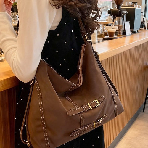 Damen Hobo-Tasche aus weichem Kunstleder mit elegantem Verschluss Nord Taschen