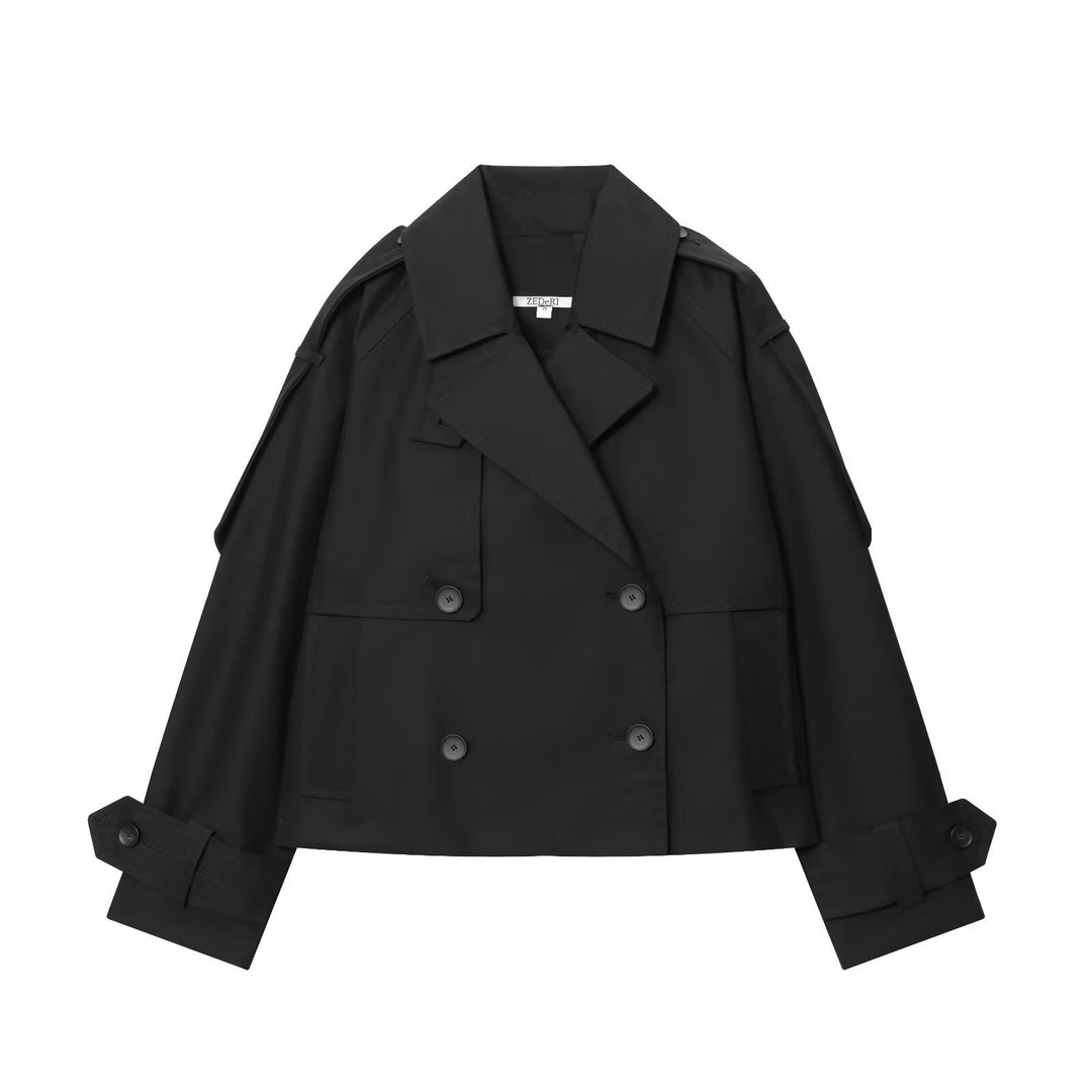 Damen 300+ kurzer doppeltreihiger Cropped‑Trenchcoat mit Epauletten und verstellbaren Manschetten Nord Taschen