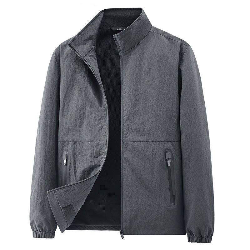Herren Minimalistische Funktionsjacke mit Stehkragen, atmungsaktivem Meshfutter und wasserabweisenden Reißverschlüssen Nord Taschen