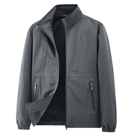 Herren Minimalistische Funktionsjacke mit Stehkragen, atmungsaktivem Meshfutter und wasserabweisenden Reißverschlüssen Nord Taschen
