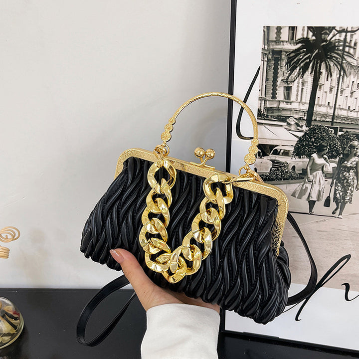 Damen elegante Handtasche mit kreativem Wellenmuster und goldener Kettenverzierung Nord Taschen