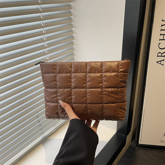 Damen elegante Clutch im modernen Steppmuster Nord Taschen
