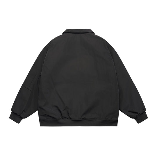 Unisex Kurz geschnittene Boxy‑Bomberjacke mit gesteppter Kontrastfutter-Innenseite, Utility‑Pattentaschen und geripptem Saum Nord Taschen