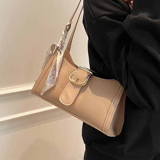 Damen Handtasche mit elegantem Kettenverschluss und modischem Design Nord Taschen