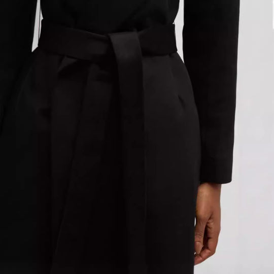 Damen Einreihiger Midilanger Mantel im Clean-Cut mit Taillengürtel und dezenter Pattentasche Nord Taschen