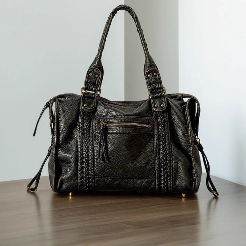 Damen Tragetasche mit eleganten Metallakzenten und praktischem Innenlayout Nord Taschen