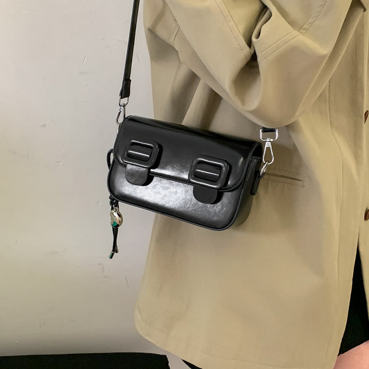 Damen Umhängetasche mit praktischem Steckverschluss Nord Taschen