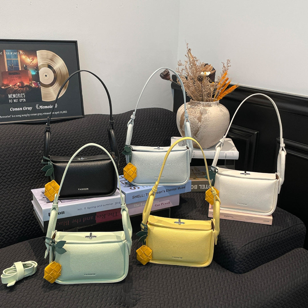Damen Handtasche aus strukturiertem Kunstleder mit verstellbarem Trageriemen Nord Taschen
