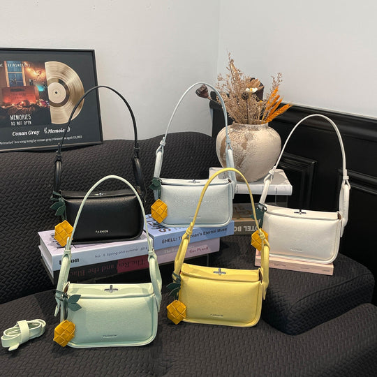Damen Handtasche aus strukturiertem Kunstleder mit verstellbarem Trageriemen Nord Taschen