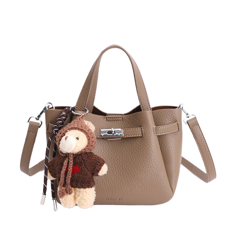 Damen Mini Handtasche mit niedlichem Plüsch-Anhänger Nord Taschen