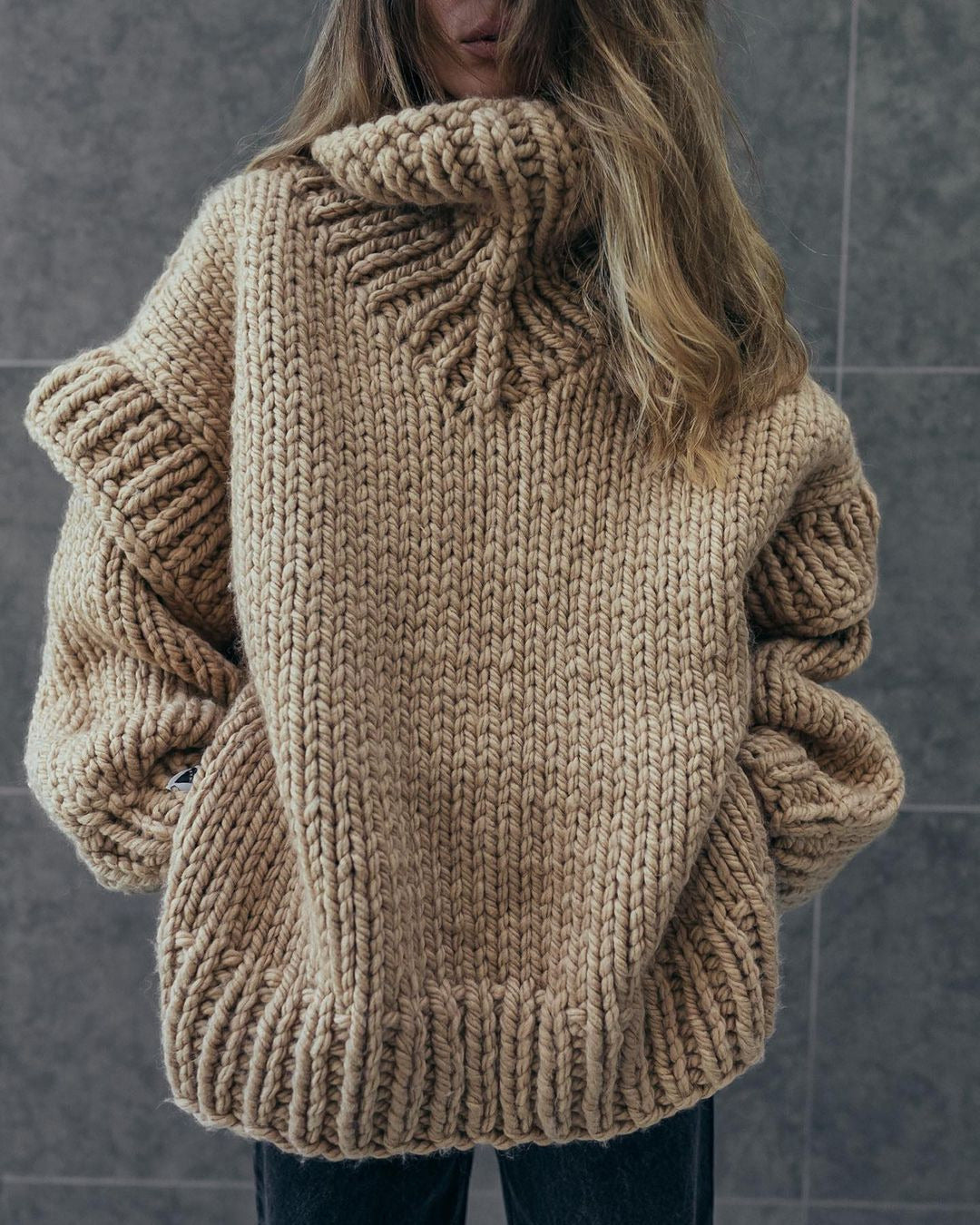 Damen Oversize Grobstrickpullover mit hohem Rollkragen Nord Taschen