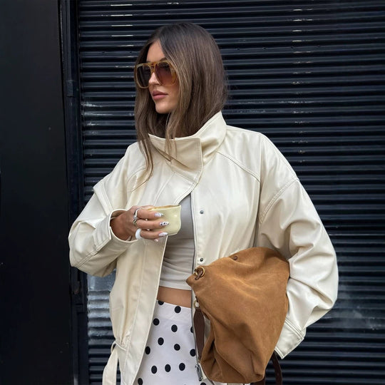 Damen Oversize Kunstlederjacke mit hohem Stehkragen und Tunnelzug Nord Taschen