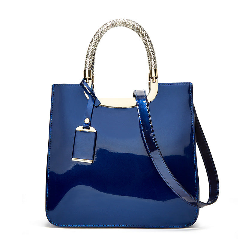 Damen elegante Handtasche mit hochwertigem Klappenverschluss Nord Taschen
