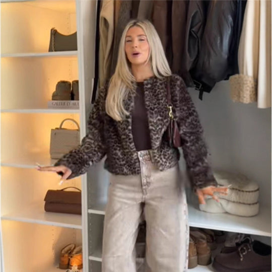 Damen Kurz geschnittener Kunstpelz-Blouson mit Leoprint und kastiger Silhouette Nord Taschen