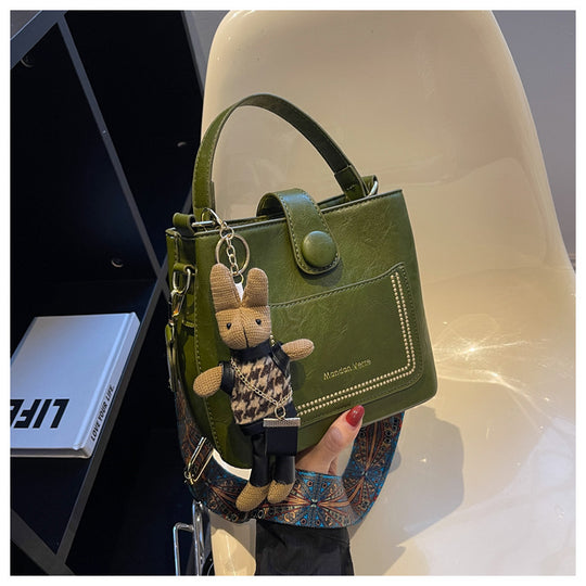 Damen Handtasche im modernen Minimalismus-Stil mit praktischer Außentasche | Nord Taschen