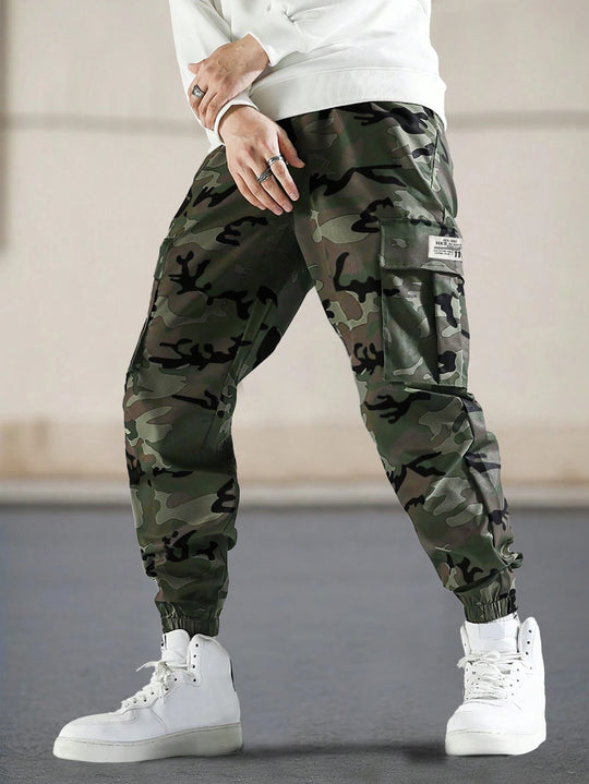 Herren Cargohose im Joggerstil mit Tarnmuster, elastischem Bund und Knöchelbündchen Nord Taschen
