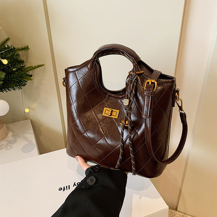 Damen modische Handtasche mit elegantem Steppmuster und abnehmbaren Anhänger Nord Taschen