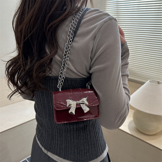 Damen elegante Handtasche mit einer modischen Schleife von Nord Taschen