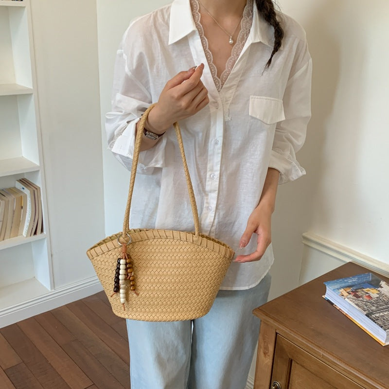 Damen geflochtene Schultertasche mit modischem Anhänger Nord Taschen