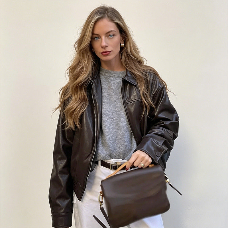 Damen Kurzjacke aus Kunstleder im Oversized-Bomberstil mit Hemdkragen und elastischem Saum Nord Taschen