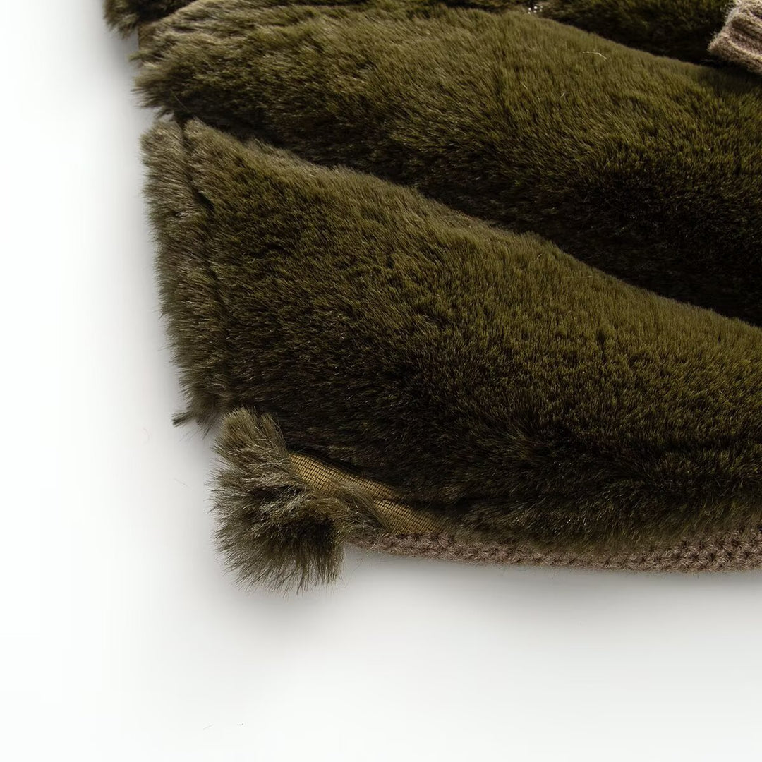 Damen Kurzjacke mit Kunstpelz‑Einsatz, grobgestrickten Ärmeln und Stehkragen Nord Taschen