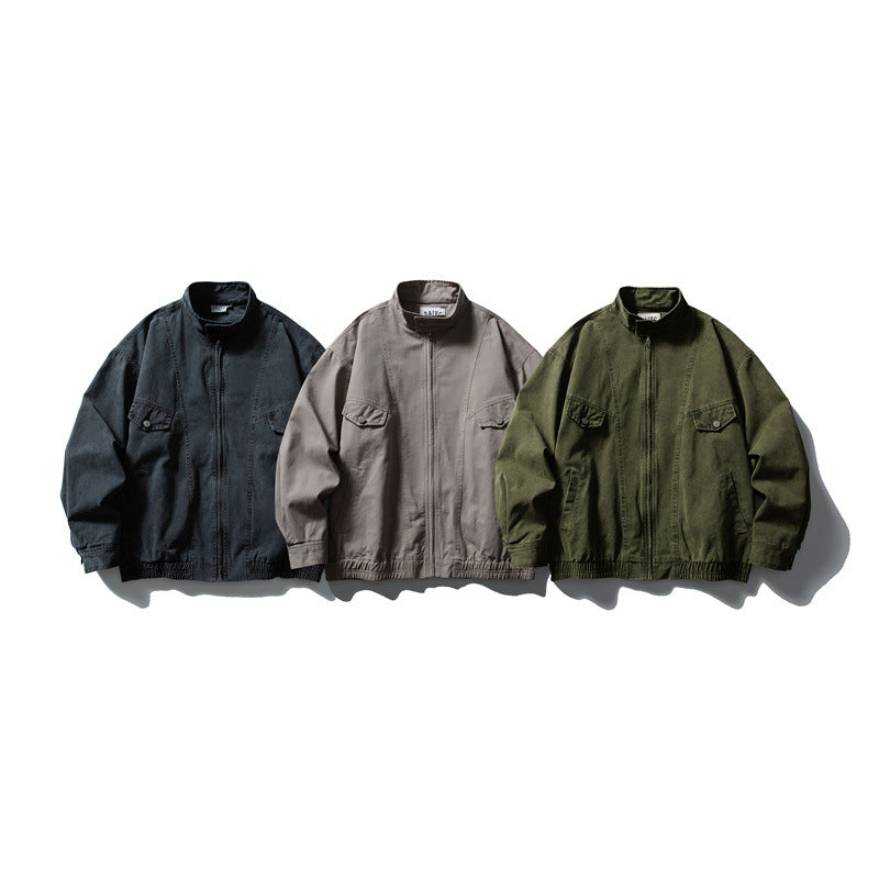 Herren Boxy-Fieldblouson mit Stehkragen, Frontreißverschluss und Pattentaschen Nord Taschen