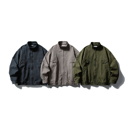 Herren Boxy-Fieldblouson mit Stehkragen, Frontreißverschluss und Pattentaschen Nord Taschen