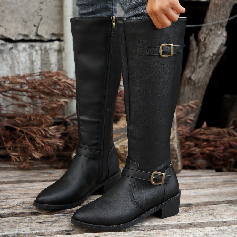 Damen  kniehohe Stiefel in Lederoptik mit seitlichem Reißverschluss und Zierschnalle Nord Taschen