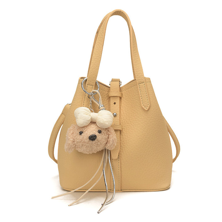 Damen Hobo-Tasche mit verspieltem Plüschanhänger Nord Taschen