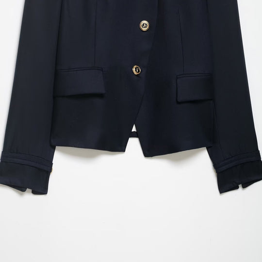 Damen Kastenloser Kurzblazer mit Stehkragen und goldenen Zierknöpfen Nord Taschen