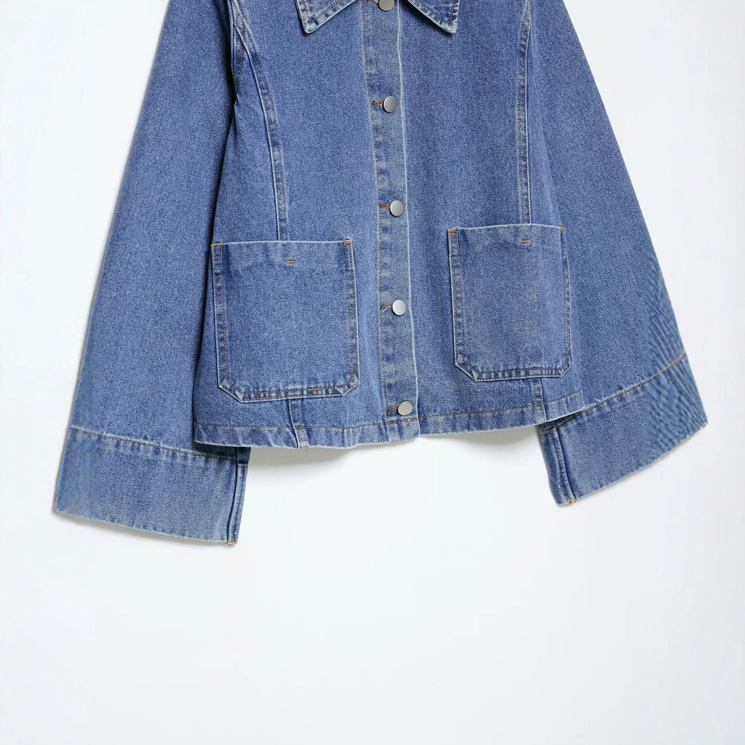 Damen Oversize-Jeansjacke mit Hemdkragen und großen aufgesetzten Taschen Nord Taschen