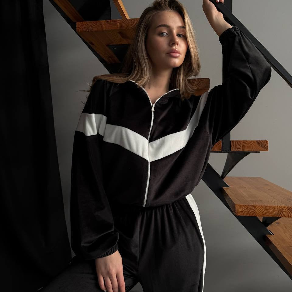Damen leichter Komfort-Jogginganzug im Retro-Stil mit kurzem Reißverschlussoberteil und hoher Taille Nord Taschen