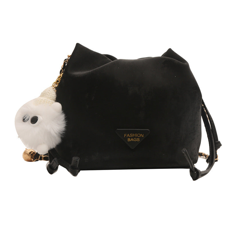 Damen Hobo-Tasche mit eleganter Kettenverzierung und modischem Design Nord Taschen