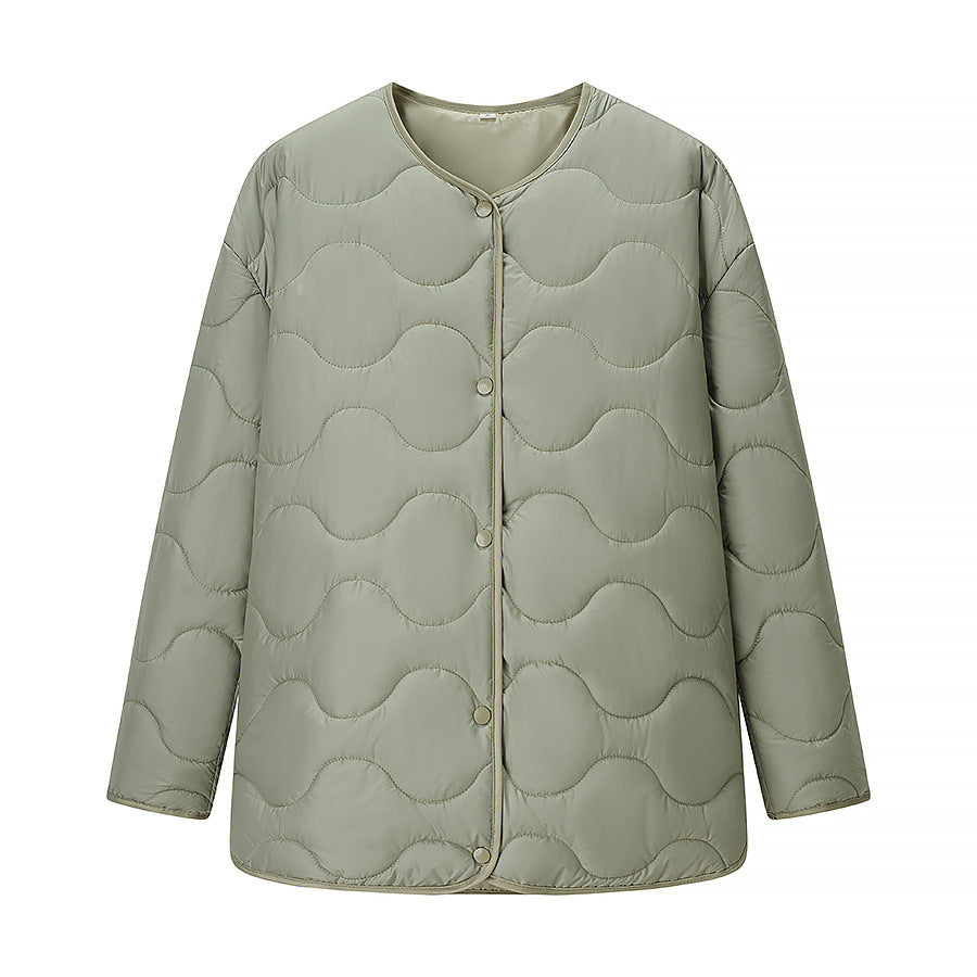 Damen Leichte gesteppte Jacke mit Rundhalsausschnitt, Steppwellen und Druckknöpfen Nord Taschen