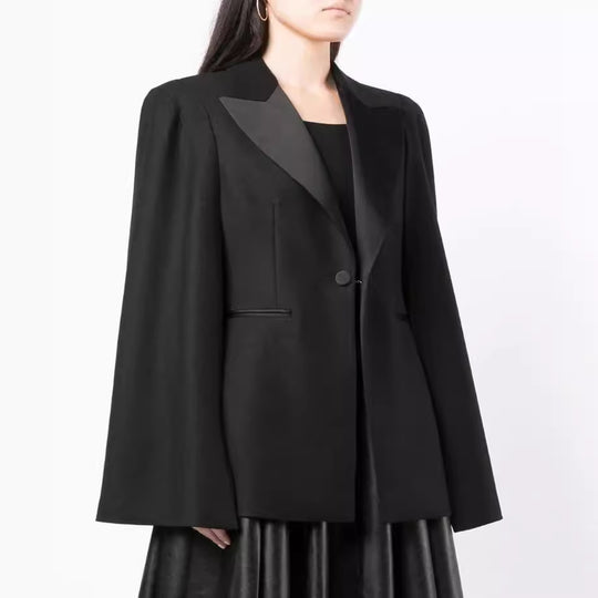 Damen Cape-Blazer mit Schlitzen an den Ärmeln und Satinrevers Nord Taschen