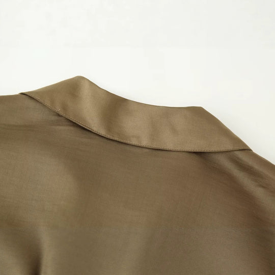 Damen Locker geschnittene Tunika-Hemdbluse mit halboffenem V-Ausschnitt und breiten Manschetten Nord Taschen
