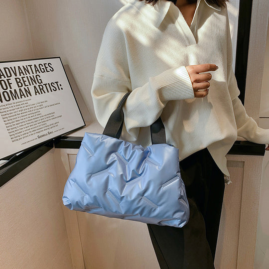 Damen trendy Sporttasche mit strukturiertem Design und robusten Tragegriffen Nord Taschen