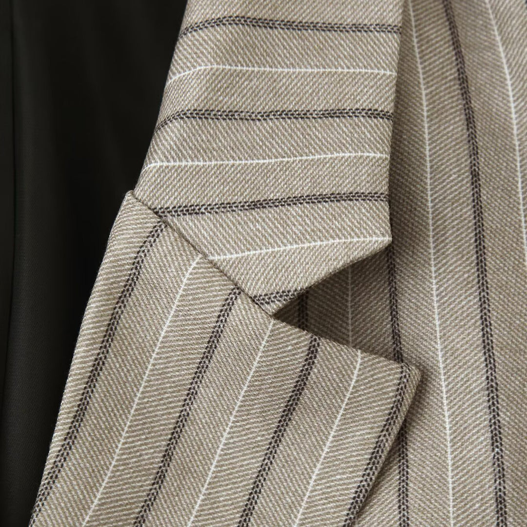 Damen Taillierter Nadelstreifen-Blazer mit Pattentaschen und Taillengürtel Nord Taschen