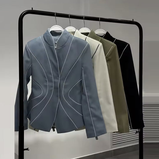 Damen Skulpturale Taillierte Blazerjacke mit Stehkragen und Zierpaspeln Nord Taschen